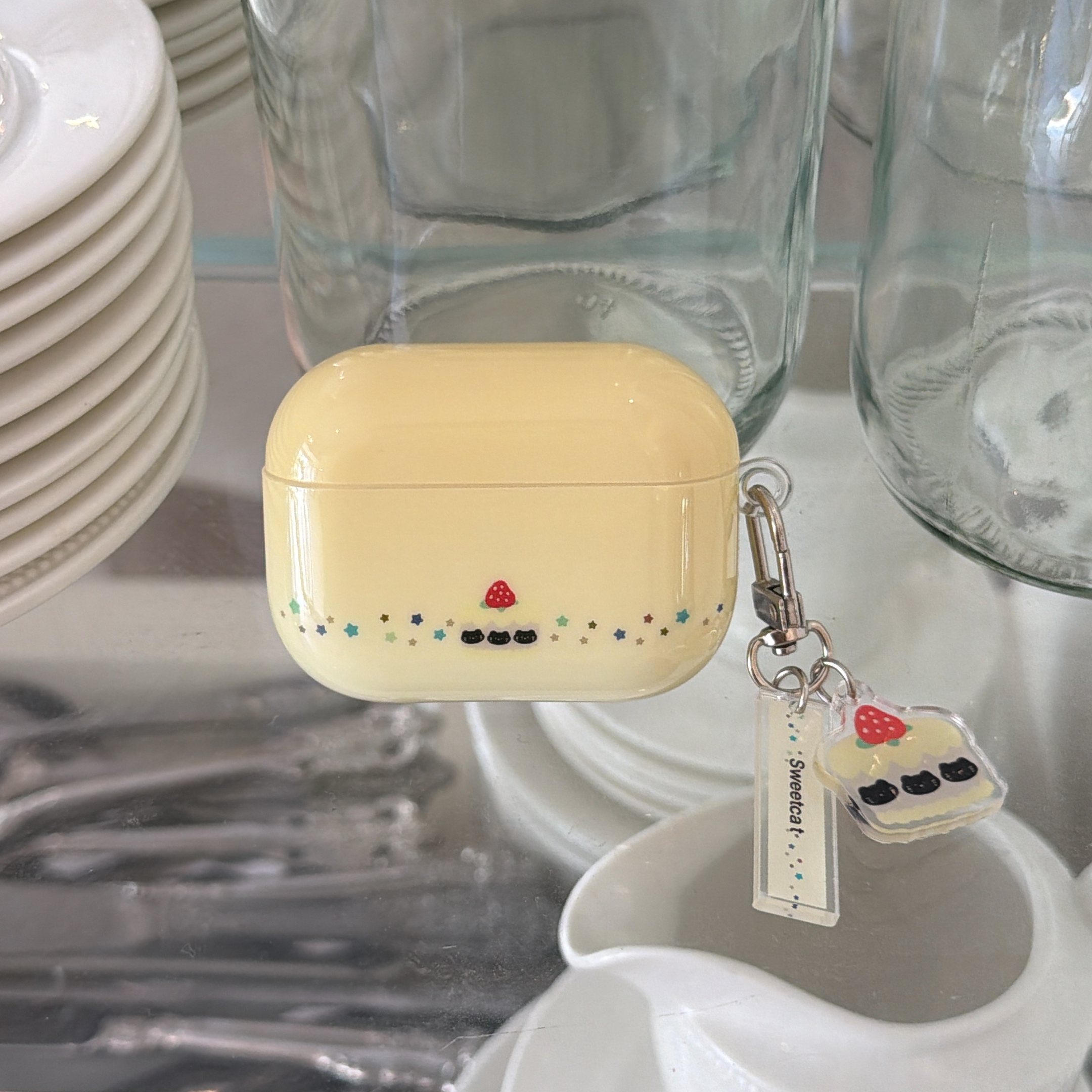 Cartoon Kitten Strawberry Cake – Yellow Phone Accessories Bewertung und Preis